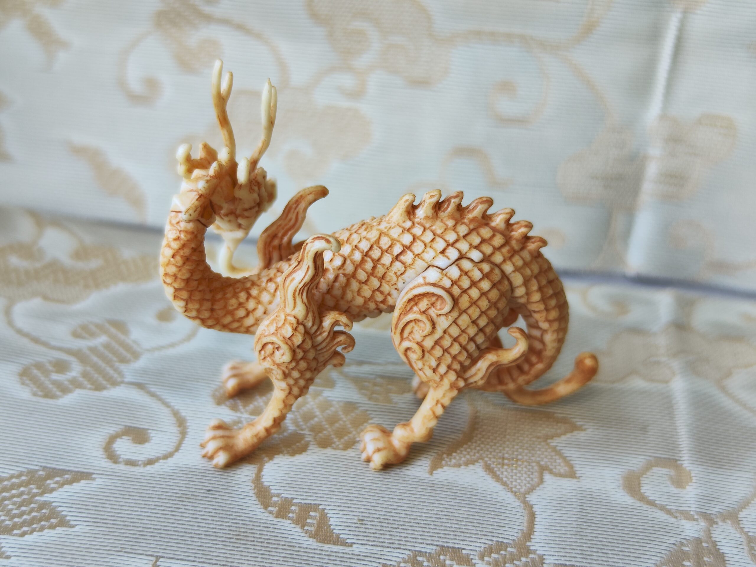 Figurine gachapon - Dragon style ivoire – Image 2