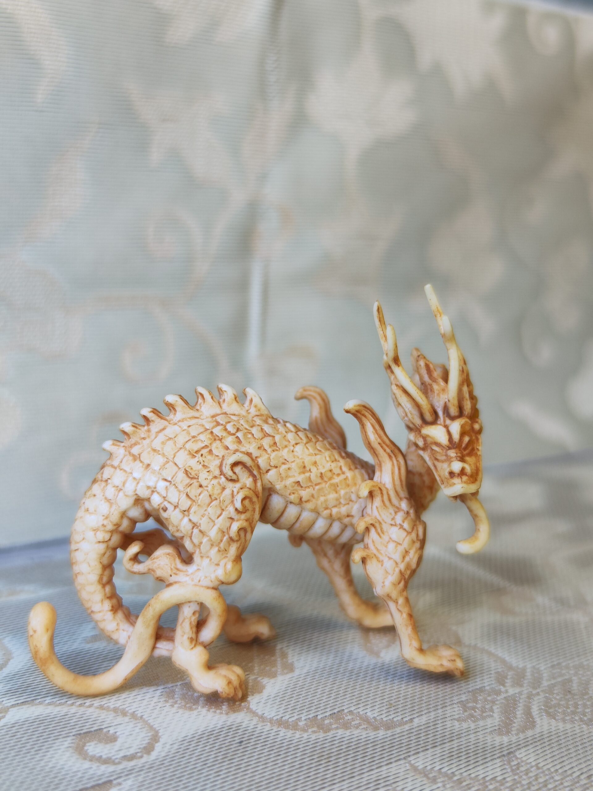 Figurine gachapon - Dragon style ivoire