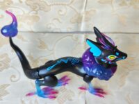 Figurine Gachapon "Shinju Beko – Les Dieux de l’Est" (神獣ベコたち 東の神々編 – Qualia) – Créature céleste noire