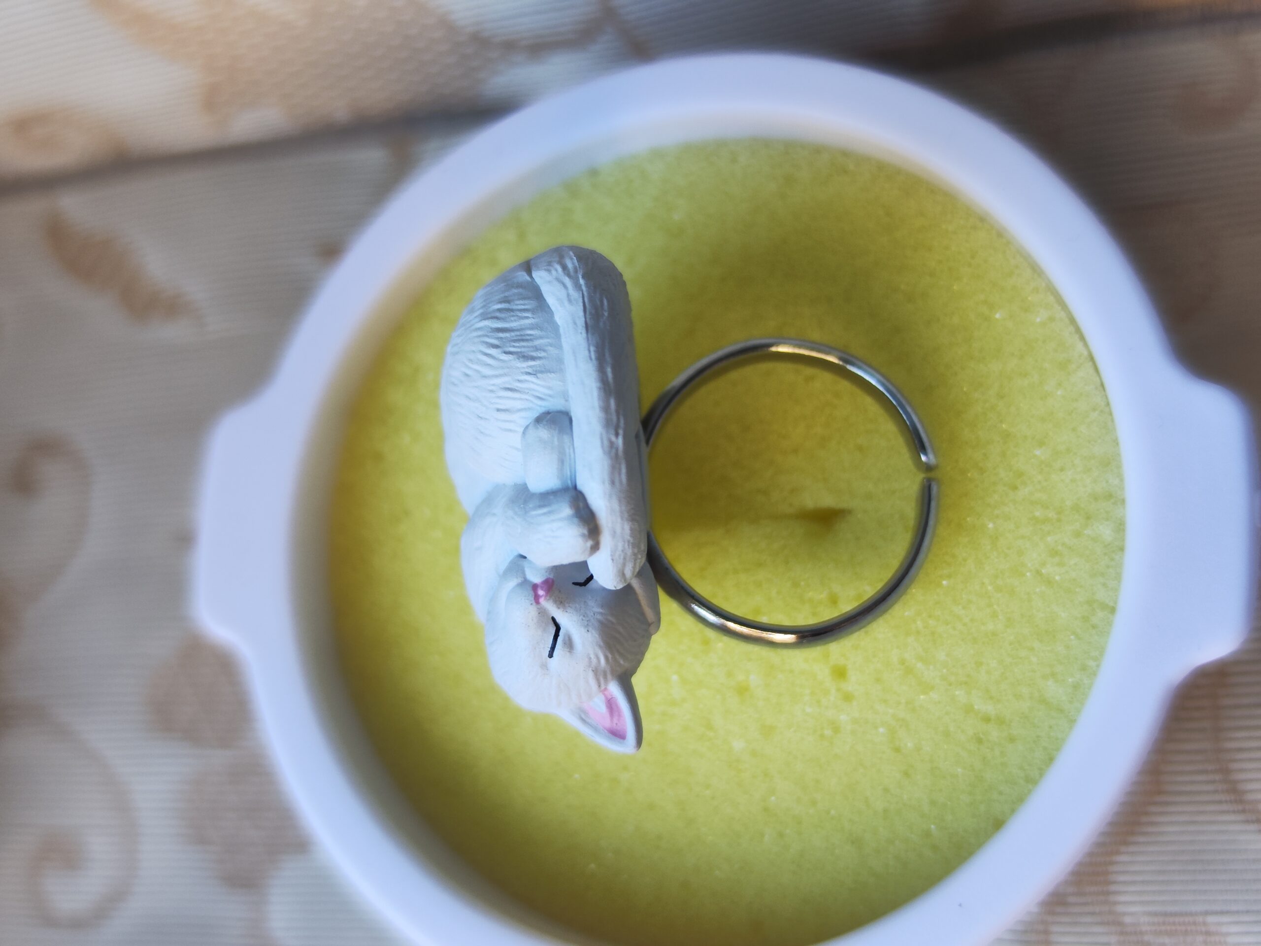 Gachapon Ringcolle Nekonabe – Bague chat blanc
