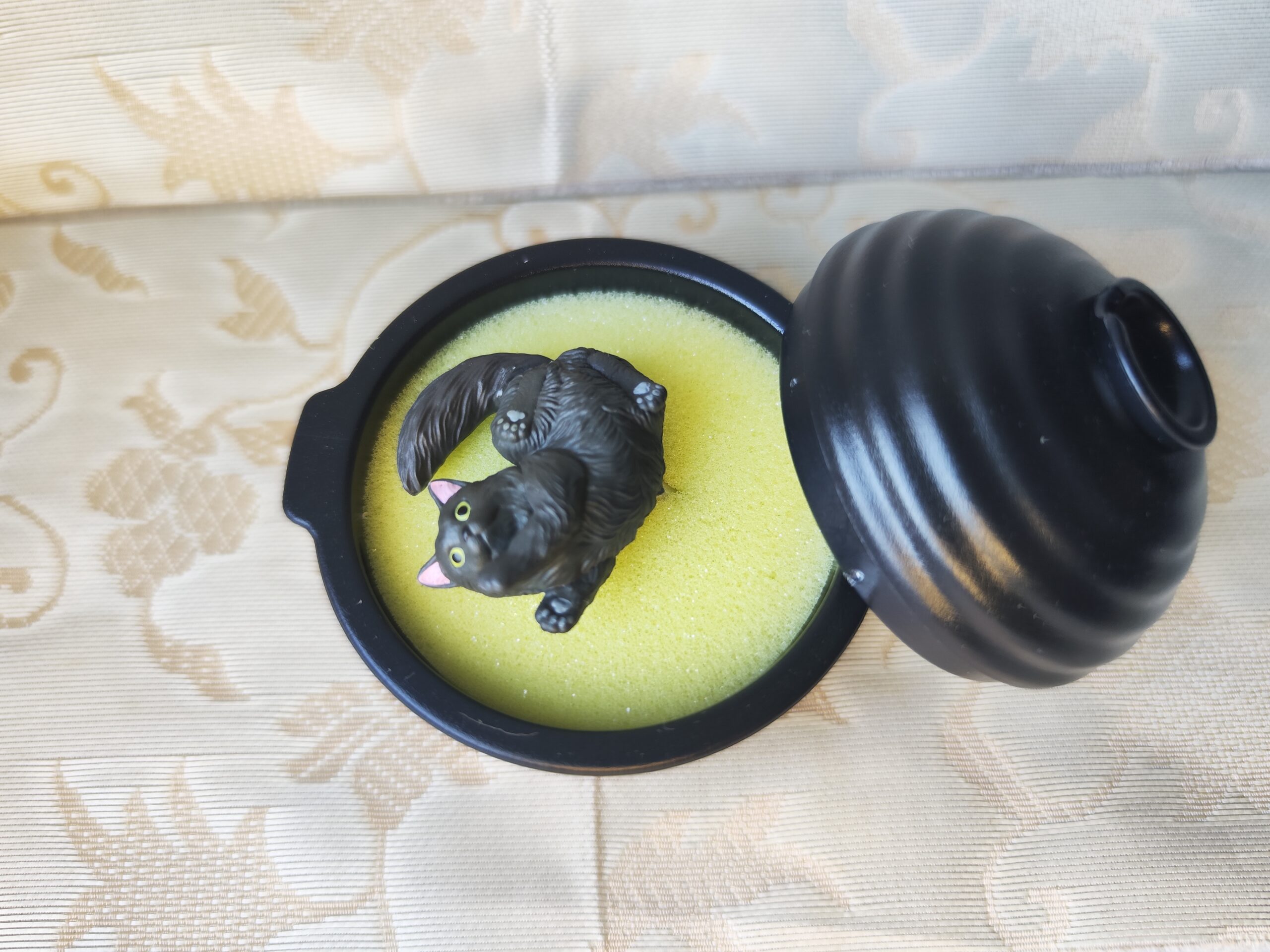 Bague chat noir dans bol japonais – Gachapon Ringcolle Nekonabe 2 – Image 3