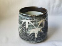 Tasse japonaise artisanale en céramique – Motif momiji (feuille d'érable)