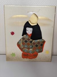 Shikishi japonais – Poupée tradi en kimono brodé