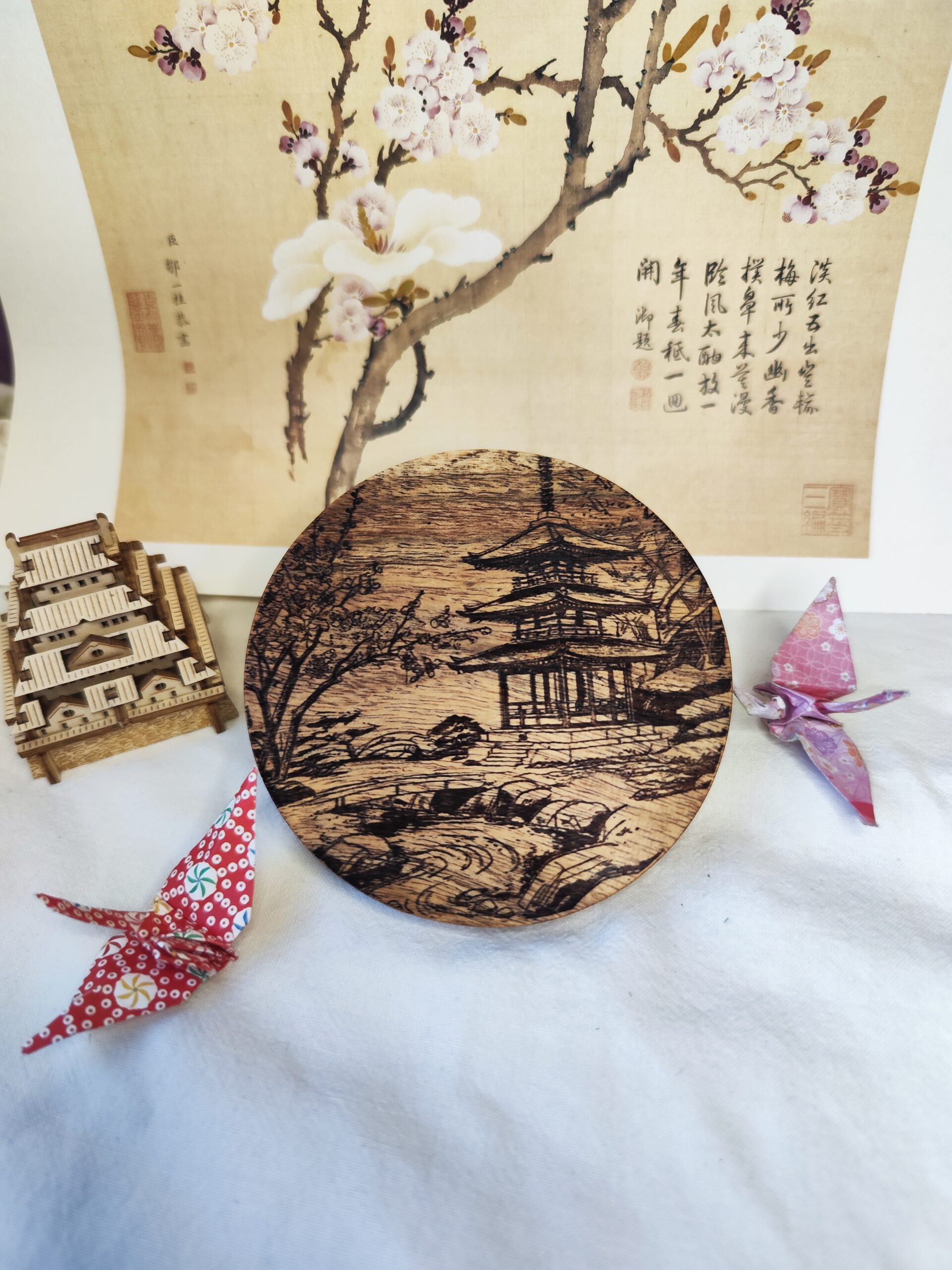 Lot de 4 sous verres en bois gravés - paysage Japonais – Image 5